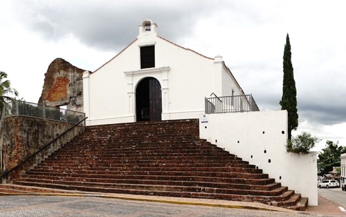 La Iglesia Porta Coeli de San Germán es uno de los atractivos turísticos más importantes de la región.