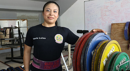 María Luisa Vásquez fue exaltada al Salón de la Fama del Powerlifting. (Voces del Sur)
