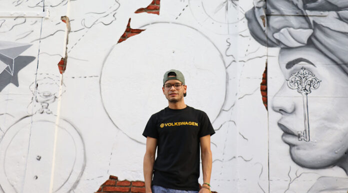 Danilo Lozada es un artista yaucano que debutará como muralista en Yaucromatic. (Voces del Sur)