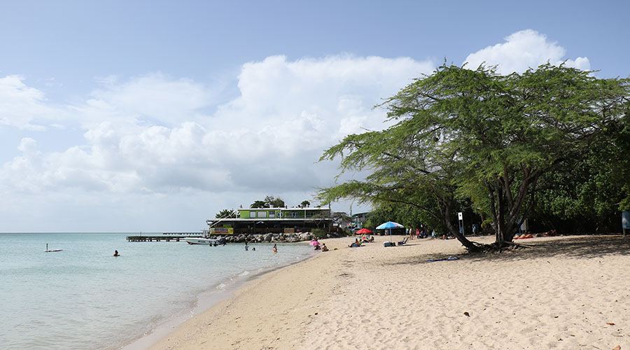 La Playa El Combate es una de las más visitadas en Cabo Rojo. (Voces del Sur)
