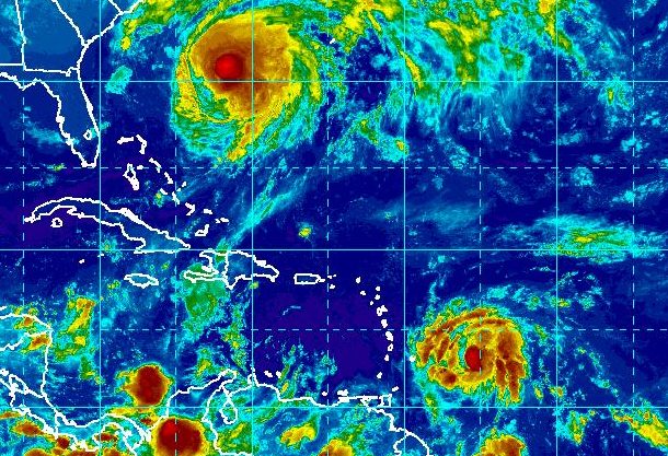 El boletín de las 8:00 a.m. de Centro Nacional de Huracanes de Estados Unidos ubicó al fenómeno atmosférico en la latitud 13.3 N y longitud 55.6 O