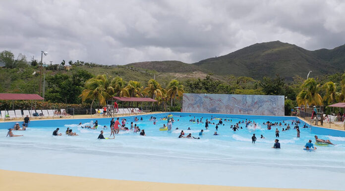 La Ola Marina es la piscina de olas. (Facebook / Albergue Olímpico de Puerto Rico)
