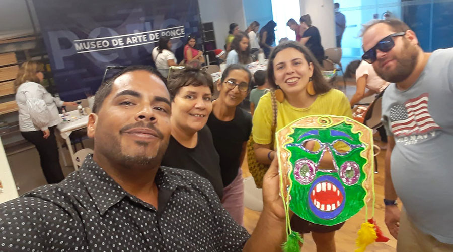 Valerie Ann Almodóvar Ojeda y su novio Osvaldo Antommattei (derecha) en el Museo de Arte de Ponce el domingo, 16 de diciembre de 2018. (Facebook / Roberto Rivera Hernández)
