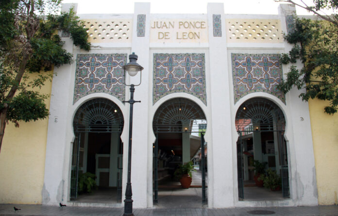 Plaza Juan Ponce de León en la ciudad de Ponce.