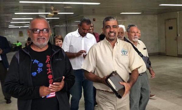 El ambientalista Alberto de Jesús Mercado “Tito Kayak” celebró el veredícto al salir de la sala.