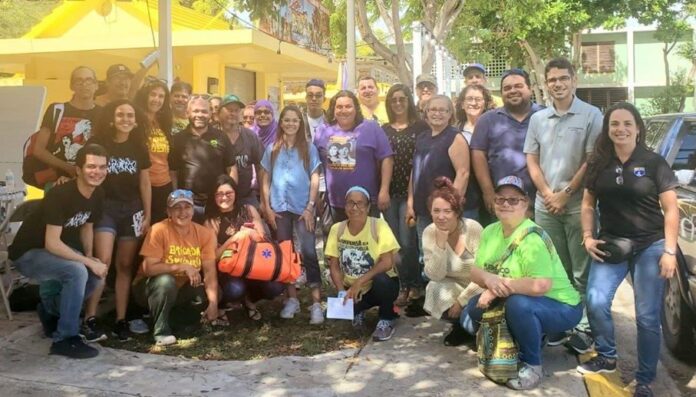 Un equipo de voluntarios de más de 30 personas ofrecerá a los niños de la comunidad una educación holística. (Facebook/Federación de Maestros de Puerto Rico)