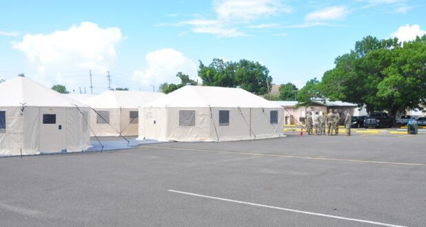 Integrantes de la Guardia Nacional de Puerto Rico instalaron un hospital móvil en el Campamento Santiago de Salinas. (Suministrada)