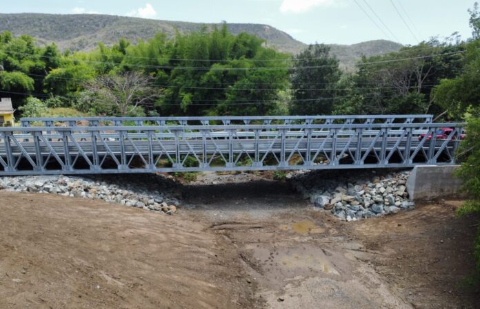 Puente en el barrio Barinas de Yauco.