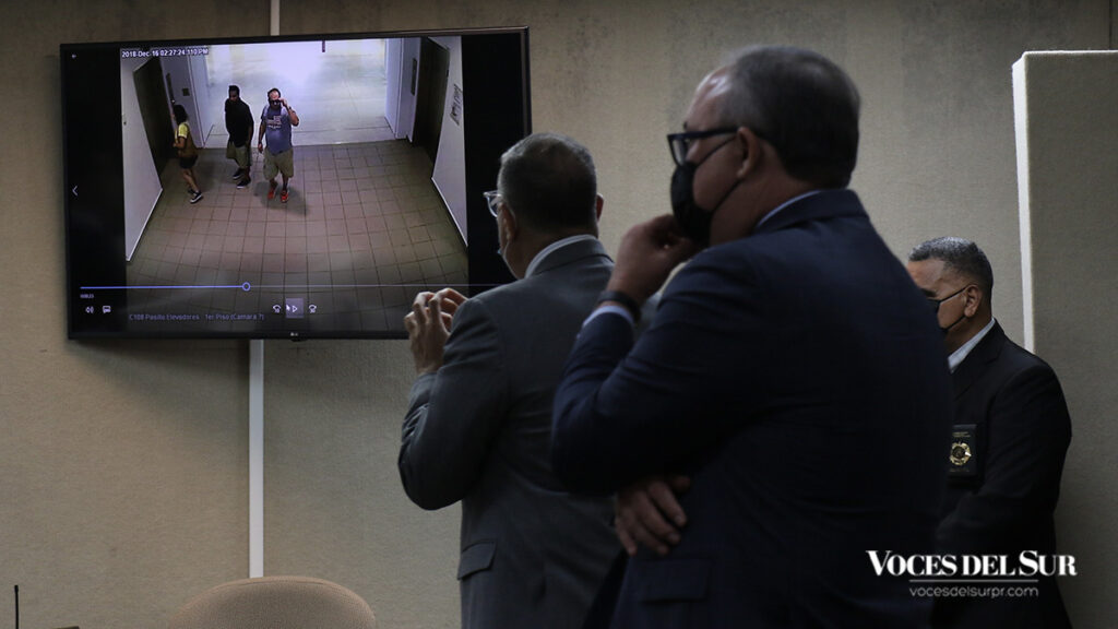 La defensa de Cornier Torres confrontó al testigo con un vídeo de cámaras de seguridad. (Voces del Sur / Pedro A. Menéndez Sanabria)
